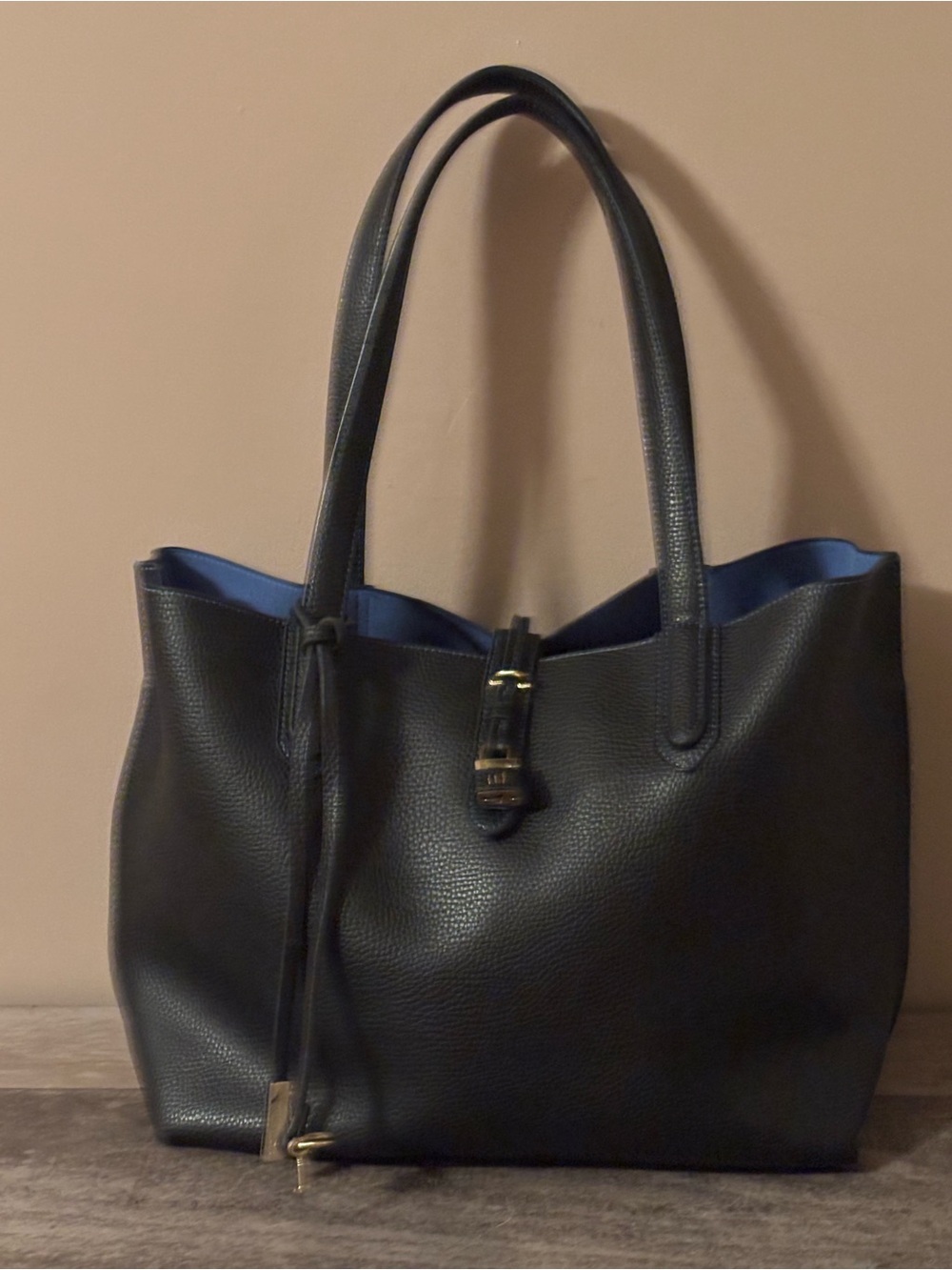 TUTILO BLACK PEBBLED  FAUX LEATHER TECH TOTE